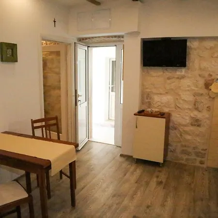 Seka Apartment *