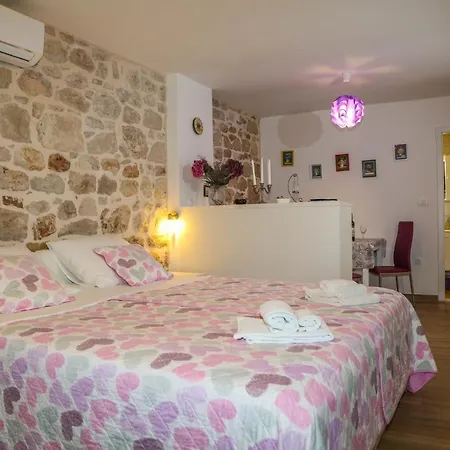 Seka Apartment *